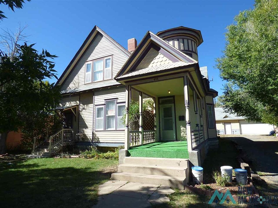 1st image of 424 S 3rd St