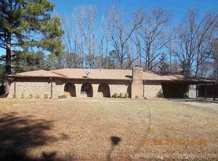 1244 Greenbriar St, Jackson, MS 39211