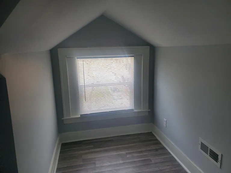 3345 Hogarth Ave #2 — Photo 47