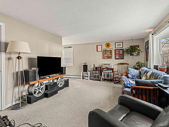 3rd image of 56 Kingston Road #B