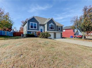 5564 Belmont Dr, Shawnee, KS 66226