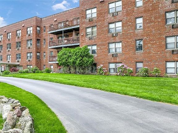 4th image of 5 Oakdale Mnr APT C6