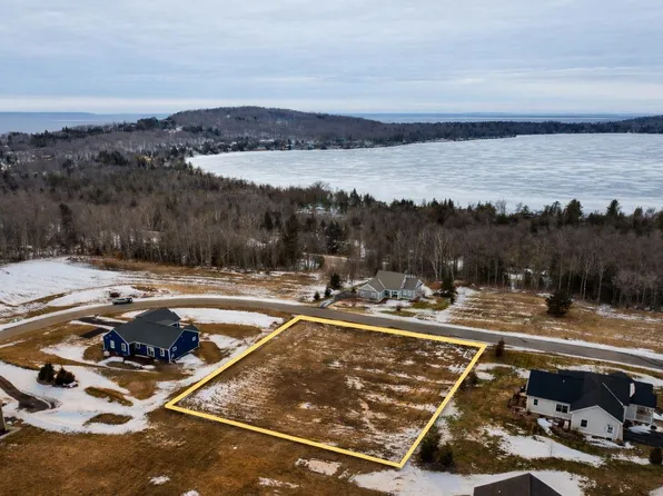 E Water View Dr Unit 37, Lake Leelanau, MI 49653