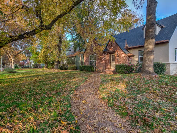 2789 Land Park Dr, Sacramento, CA 95818