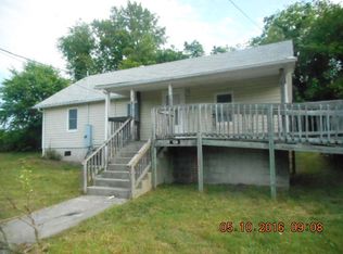 136 W Wilhemenia St, Marion, NC 28752