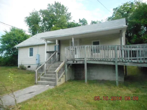 136 W Wilhemenia St, Marion, NC 28752