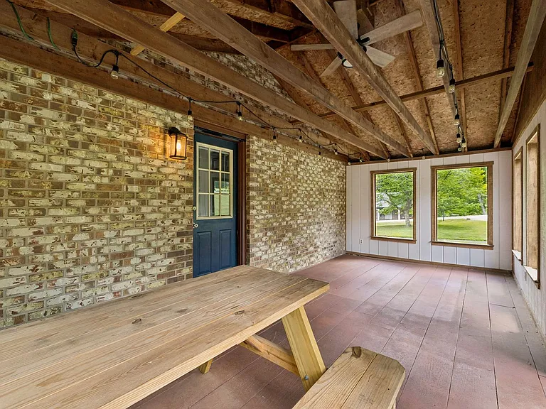 1810 Theresa Dr — Photo 44