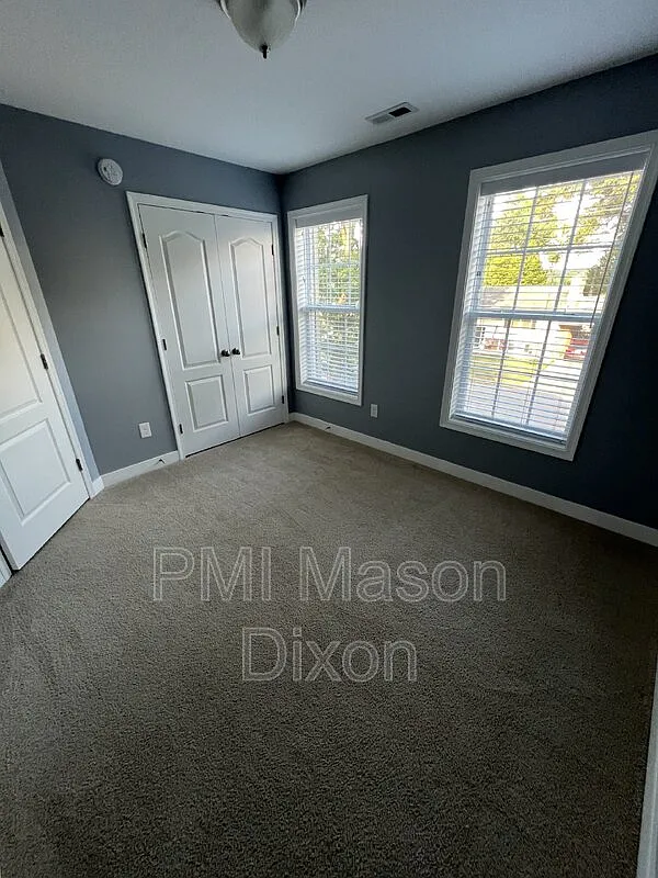 4 bed, 2.5 bath, 2250 sqft, $3,400 — Photo 3