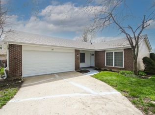 20 Middlebury Ct, Streamwood, IL 60107