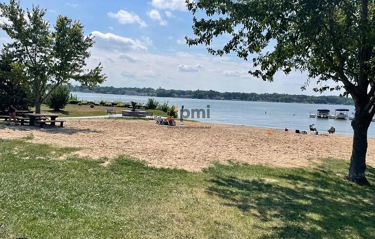 14725 Bryan St — Photo 24