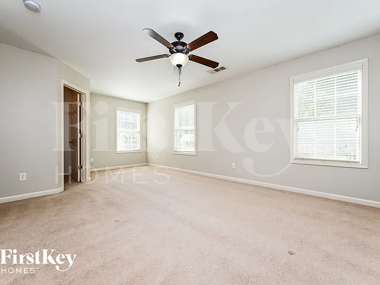 2501 Freemont St — Photo 8