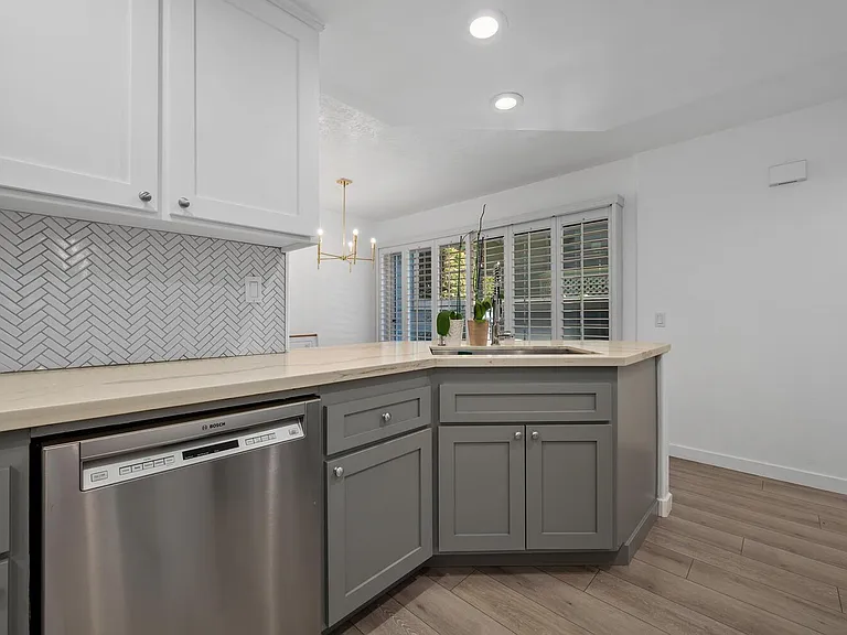 620 Holbrook Ct #101 — Photo 11