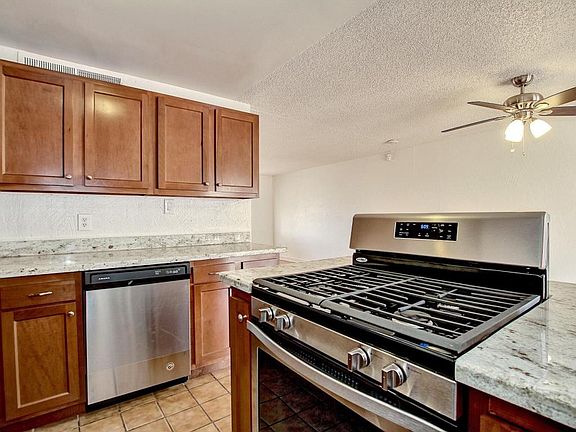 5th image of 2801 N 65th Dr