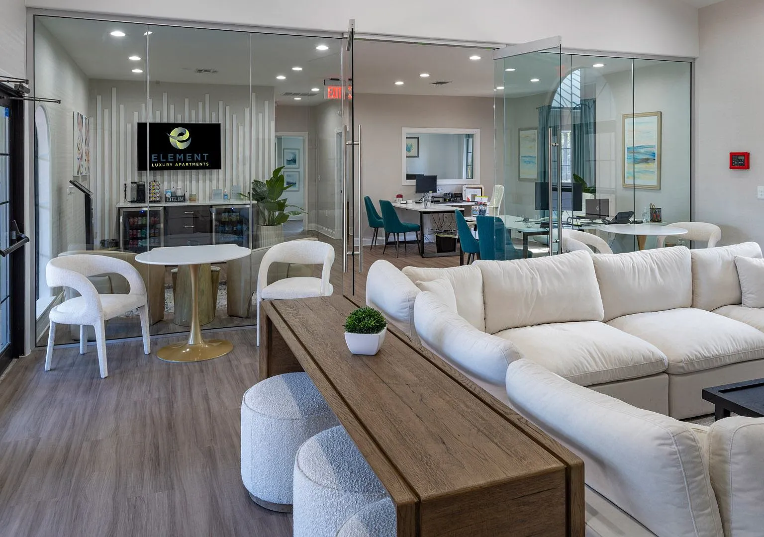 Element Luxury Apartments — Photo 3