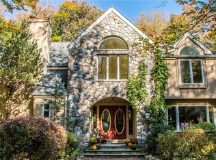 222 Kit Carson Cir, Pocono Pines, PA