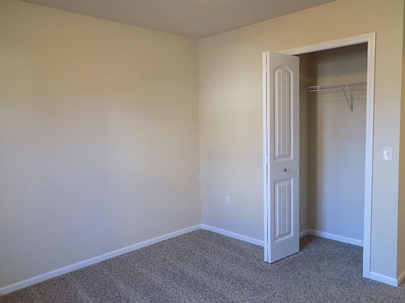 5th image of 617 W Harmony Dr NE