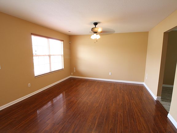 5th image of 3234 Deer Lake Dr