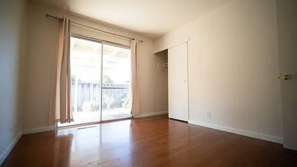 40975 Chiltern Dr — Photo 13