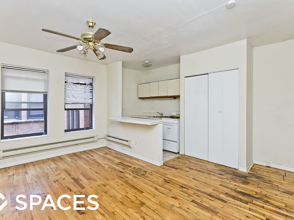 2nd image of 821 W Cornelia Ave #821A211
