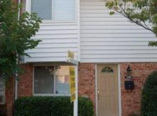 2210 Chamblee Pl, Herndon, VA 20170