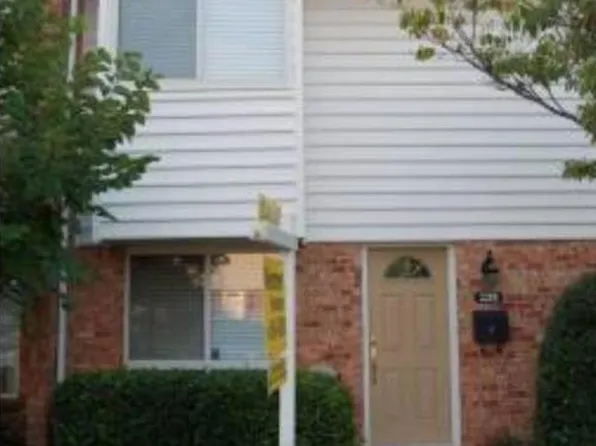 2210 Chamblee Pl, Herndon, VA 20170