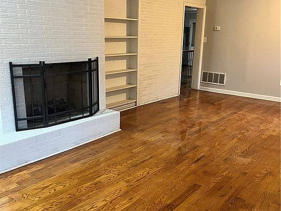 4th image of 207 Pine Ln