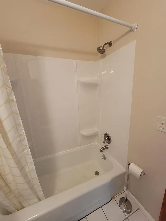 Studio, 1.0 bath, 500 sqft, $825 — Photo 3