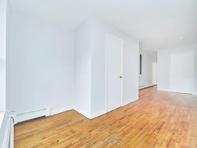 514 W 48th St #5A — Photo 4