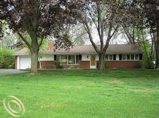 2851 Colonial Trl, Bloomfield Hills, MI 48304