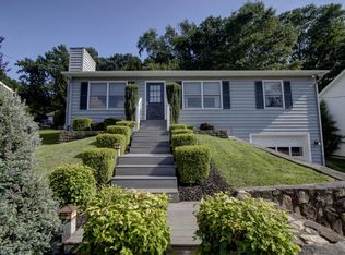 3515 Yellow Mountain Rd SE, Roanoke, VA 24014