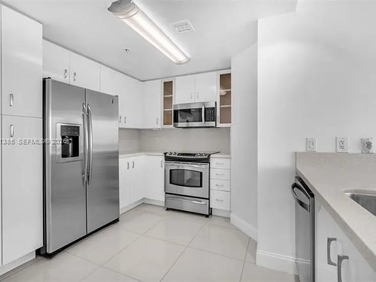 7900 Harbor Island Dr #1101 — Photo 2