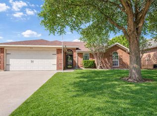 3713 Periwinkle Dr, Fort Worth, TX 76137
