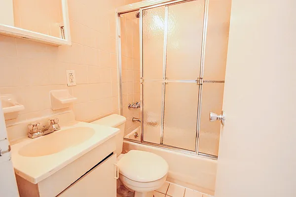 Rented by REAL New York | media 16