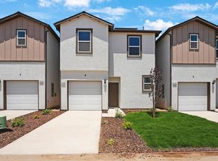 1093 Buena Vista Ln, Hanford, CA 93230
