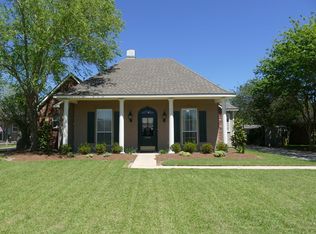 39458 Woodlake Dr, Prairieville, LA 70769