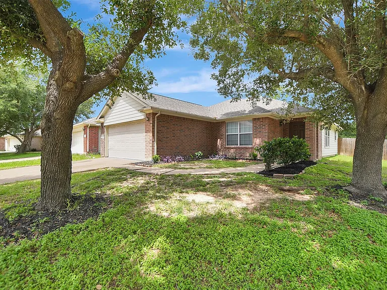19702 Byron Meadows Dr — Photo 1