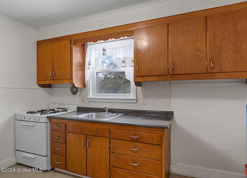 2nd image of 1014 Gerling Street