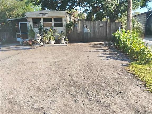 5th image of 2918 Karen DR