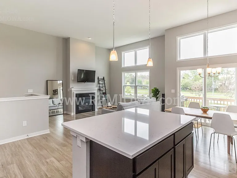7902 Cottonwood Ln — Photo 12