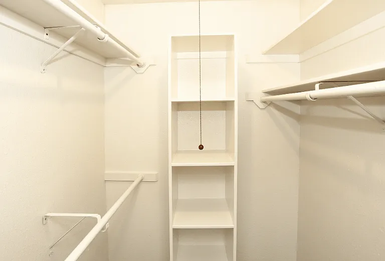 The Summit Apartments — Photo 12