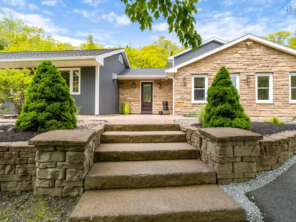 5 Confederation Ave, Halifax, NS B2T 1N1