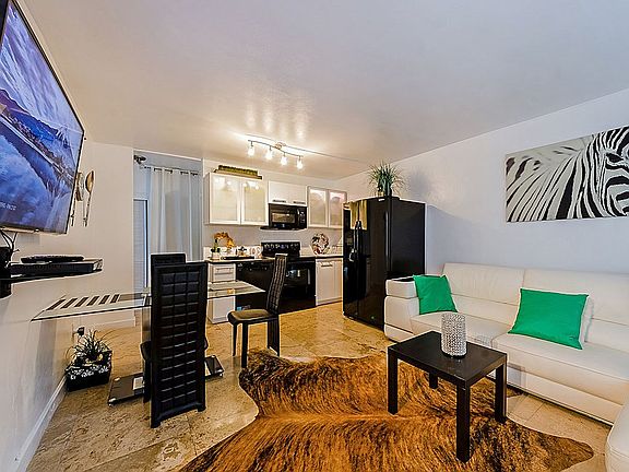 4th image of 1420 Pennsylvania Ave APT 301