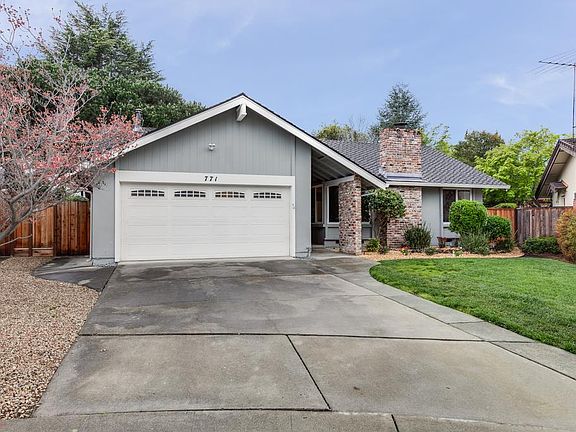 3rd image of 771 Privet Ct