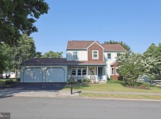 9 Abbey Ln, Camp Hill, PA 17011