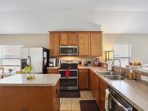 4th image of 418 Rock Rose Dr