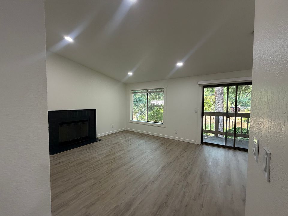 1st image of 17405 119th Ln SE APT I2