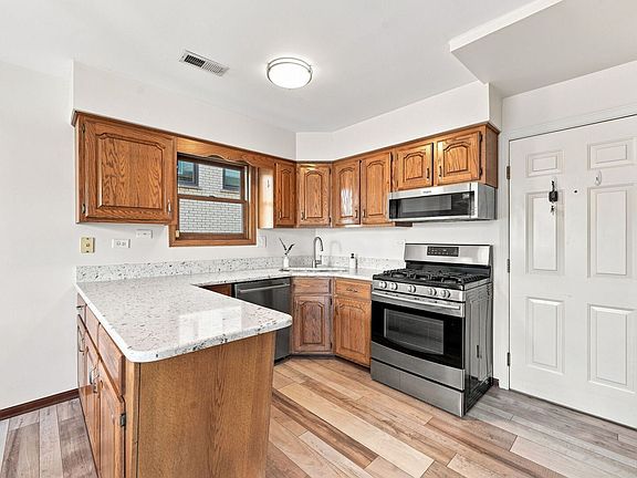 5th image of 2530 N 74th Ave #1