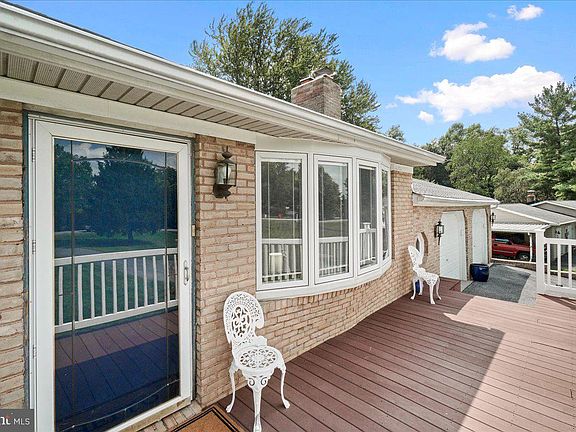 3rd image of 21633 Kelso Dr