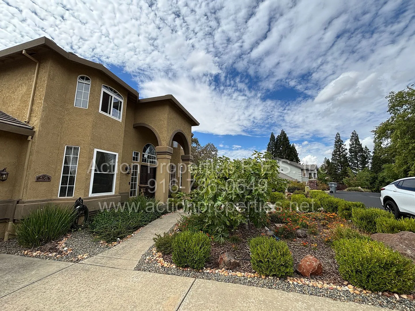 Gorgeous Furnished Villa Tree Lake Village Area - 4 Bed, 3.5 Bath - Beautiful Views - Spacious Pr... — Photo 3