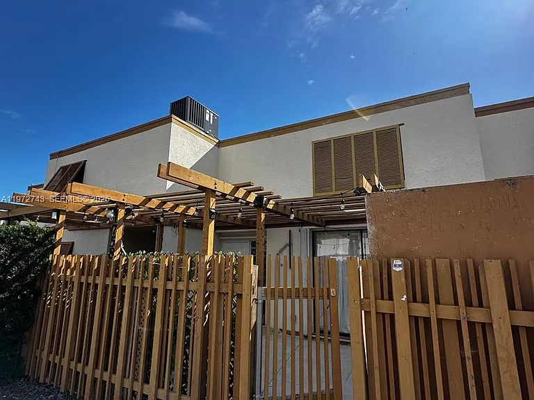1758 SW 131st Place Cir S — Photo 1